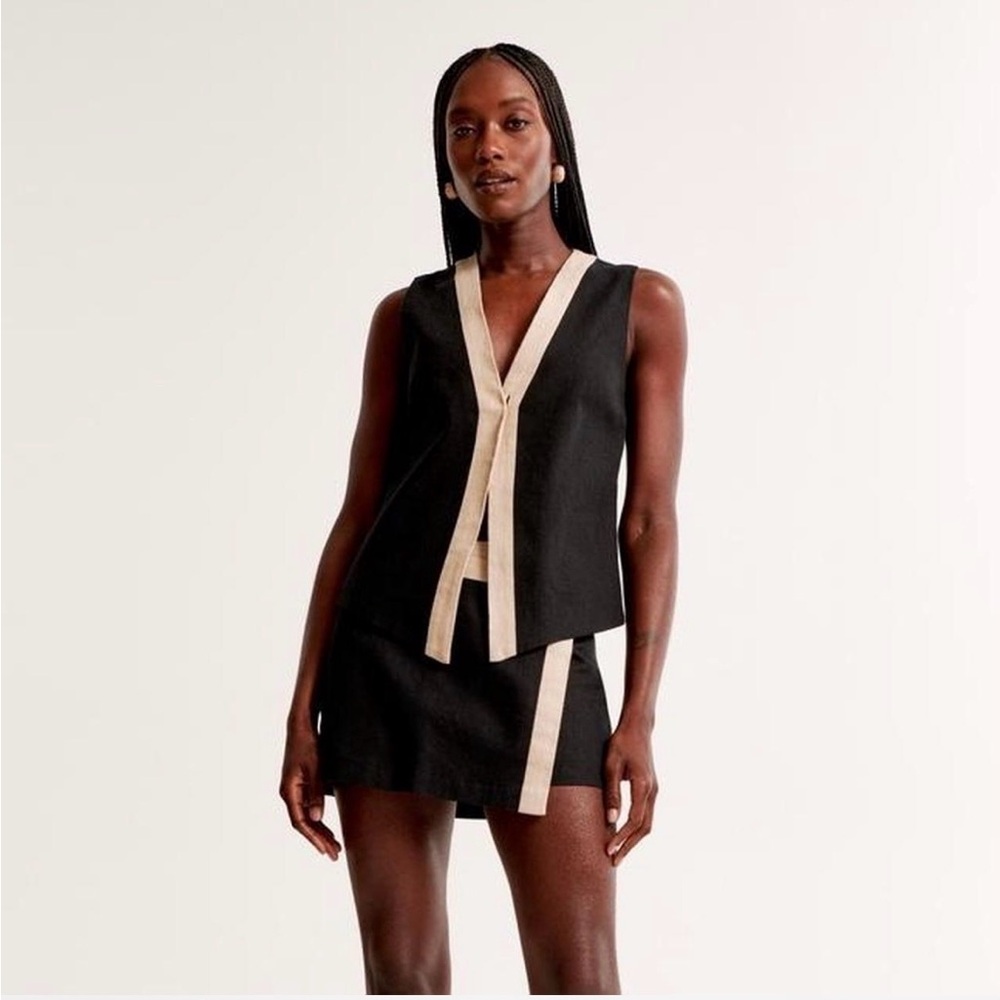 A&F Linen Color Block Vest